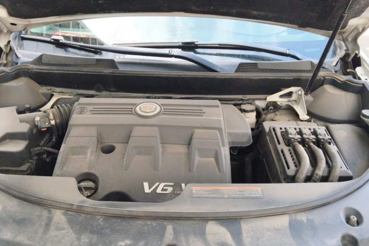 Used Cadillac SRX 2015 3.0L Comfort Version Engine Bay