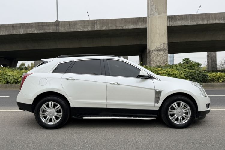 Used Cadillac SRX 2015 3.0L Comfort Version Exterior 4