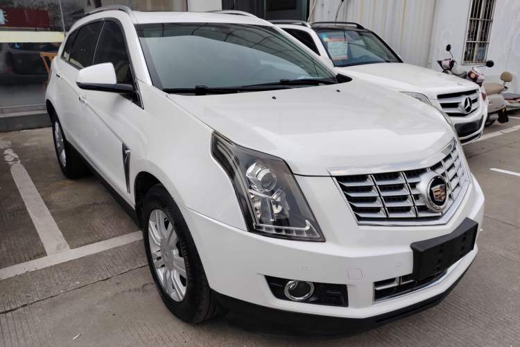 Used Cadillac SRX 2015 3.0L Elite Model Front Right 45 Deg