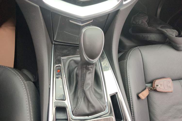 Used Cadillac SRX 2015 3.0L Comfort Version Gear Lever