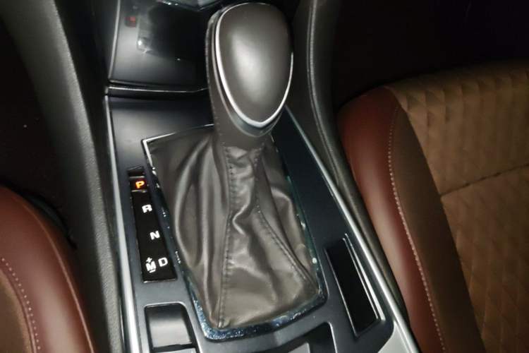Used Cadillac SRX 2015 3.0L Comfort Version Gear Lever