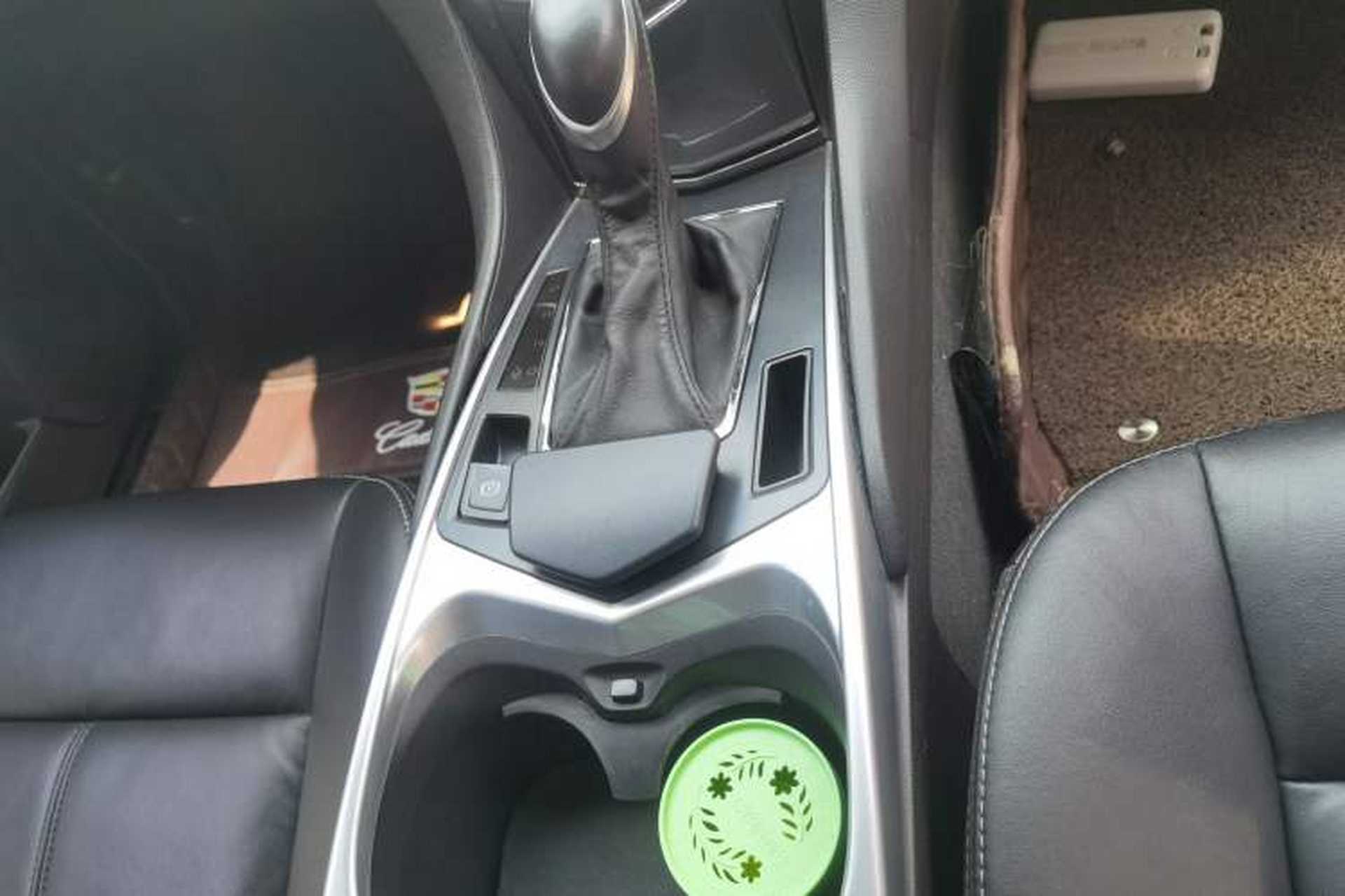 Used Cadillac SRX 2015 3.0L Comfort Version Gear Lever