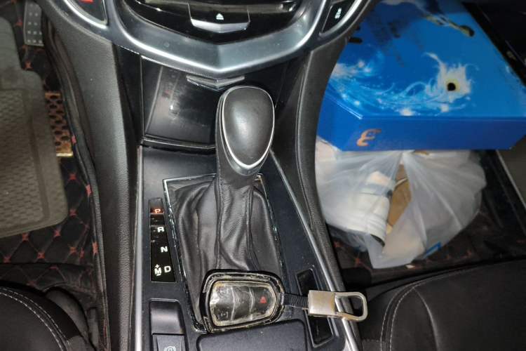 Used Cadillac SRX 2015 3.0L Comfort Version Gear Lever