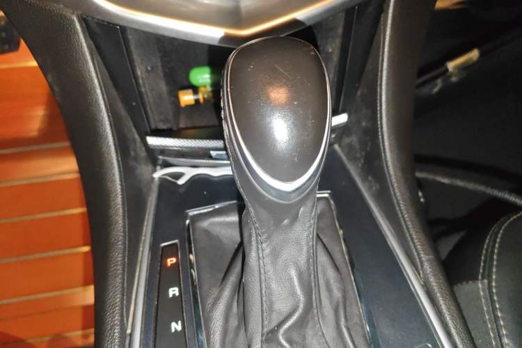 Used Cadillac SRX 2015 3.0L Comfort Version Gear Lever