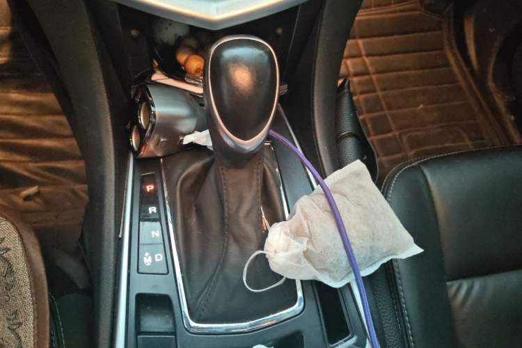 Used Cadillac SRX 2015 3.0L Comfort Version Gear Lever