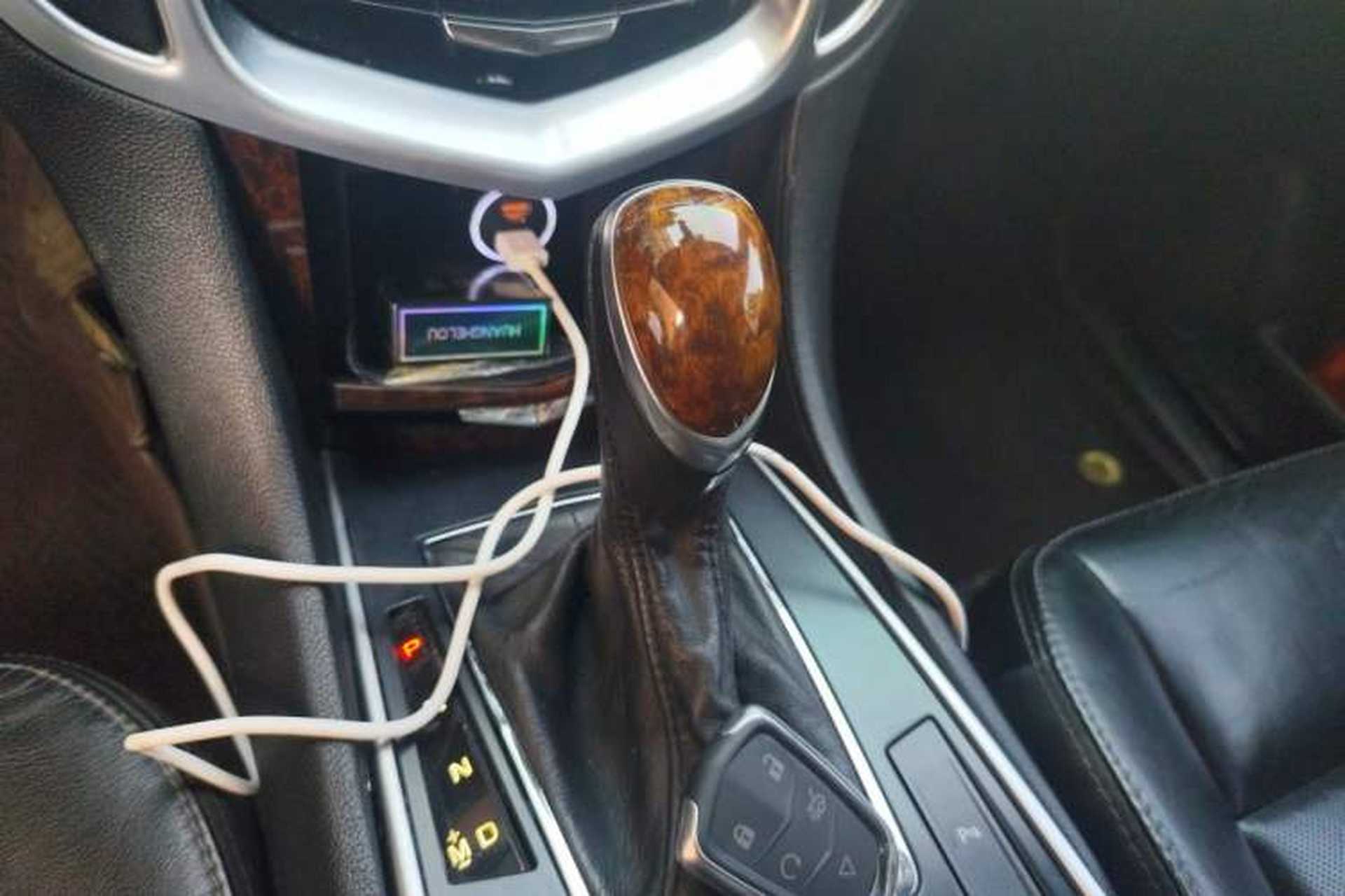 Used Cadillac SRX 2015 3.0L Elite Model Gear Lever