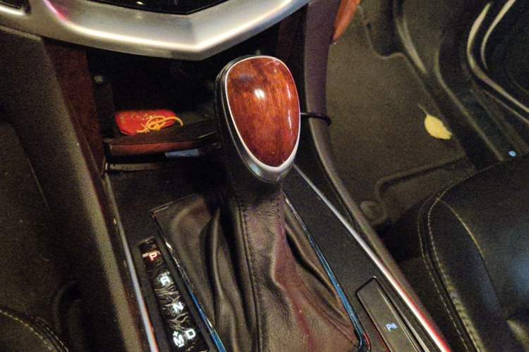 Used Cadillac SRX 2015 3.0L Elite Model Gear Lever