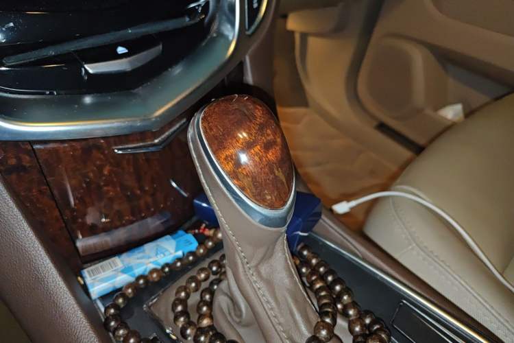 Used Cadillac SRX 2015 3.0L Elite Model Gear Lever