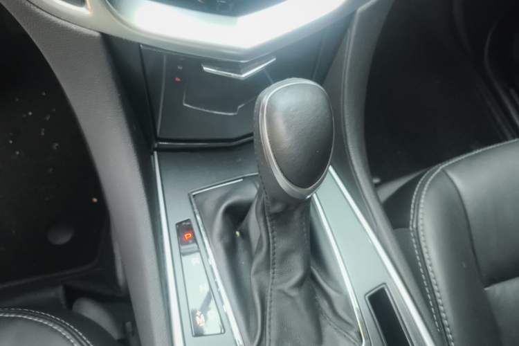 Used Cadillac SRX 2015 3.0L Comfort Version Gear Lever