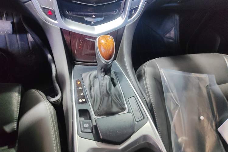 Used Cadillac SRX 2015 3.0L Elite Model Gear Lever