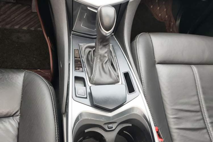 Used Cadillac SRX 2015 3.0L Comfort Version Gear Lever