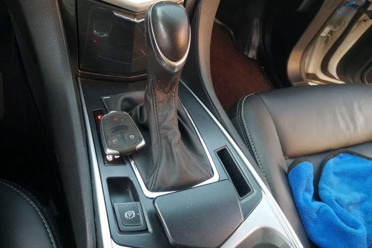 Used Cadillac SRX 2015 3.0L Comfort Version Gear Lever