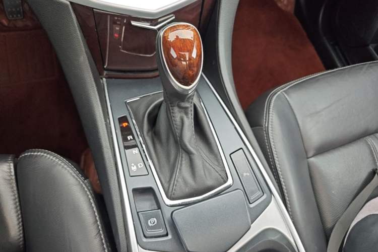 Used Cadillac SRX 2015 3.0L Elite Model Gear Lever