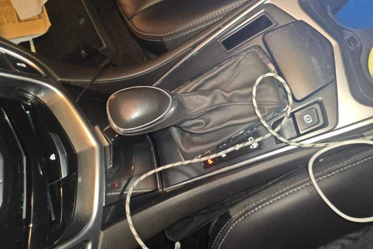 Used Cadillac SRX 2015 3.0L Comfort Version Gear Lever