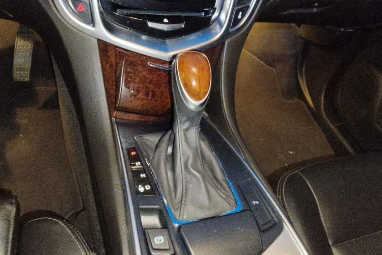Used Cadillac SRX 2015 3.0L Elite Model Gear Lever