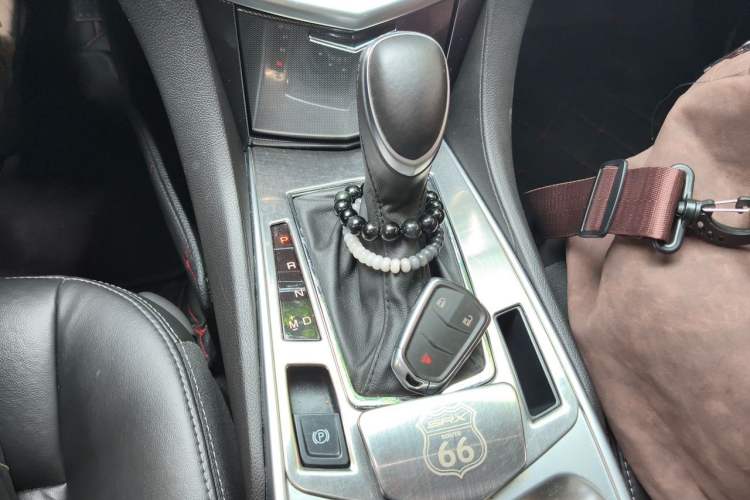 Used Cadillac SRX 2015 3.0L Comfort Version Gear Lever