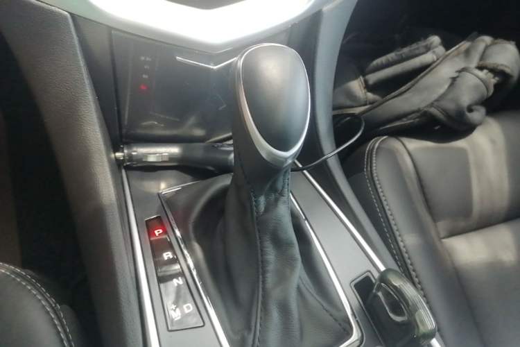 Used Cadillac SRX 2015 3.0L Comfort Version Gear Lever