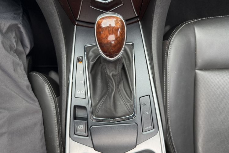 Used Cadillac SRX 2015 3.0L Elite Model Gear Lever