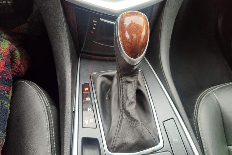 Used Cadillac SRX 2015 3.0L Elite Model Gear Lever