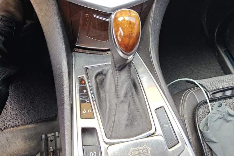 Used Cadillac SRX 2015 3.0L Elite Model Gear Lever