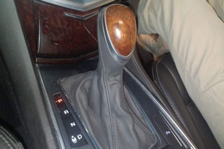 Used Cadillac SRX 2015 3.0L Elite Model Gear Lever