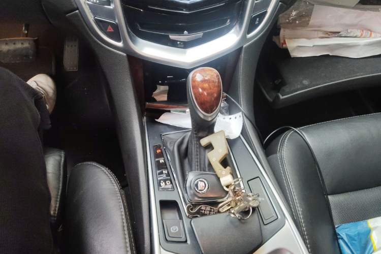 Used Cadillac SRX 2015 3.0L Elite Model Gear Lever