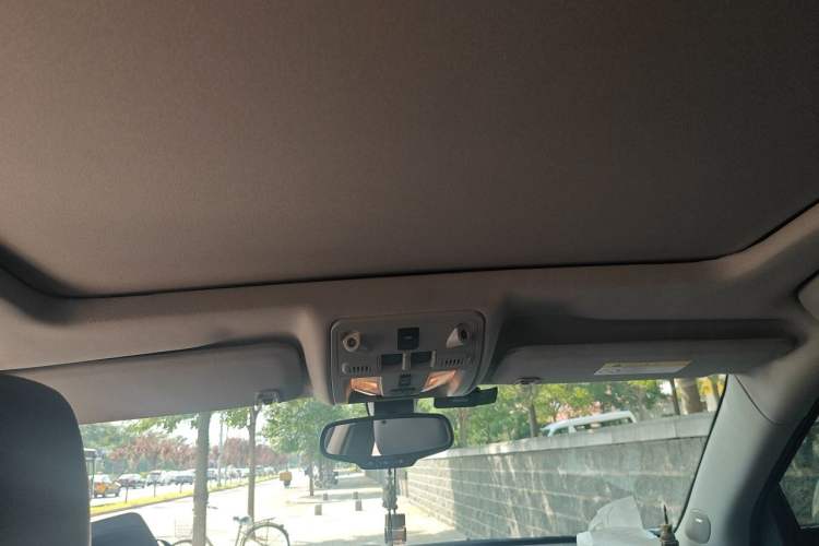Used Cadillac SRX 2015 3.0L Elite Model Headliner