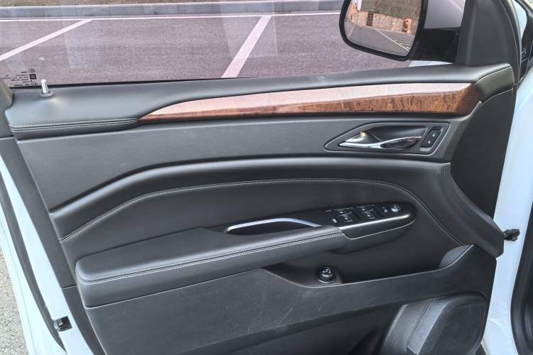 Used Cadillac SRX 2015 3.0L Elite Model Interior 1