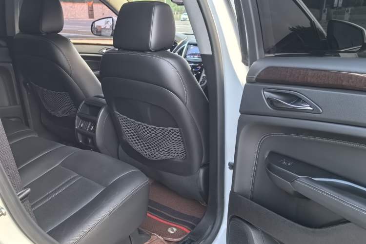 Used Cadillac SRX 2015 3.0L Elite Model Interior 10