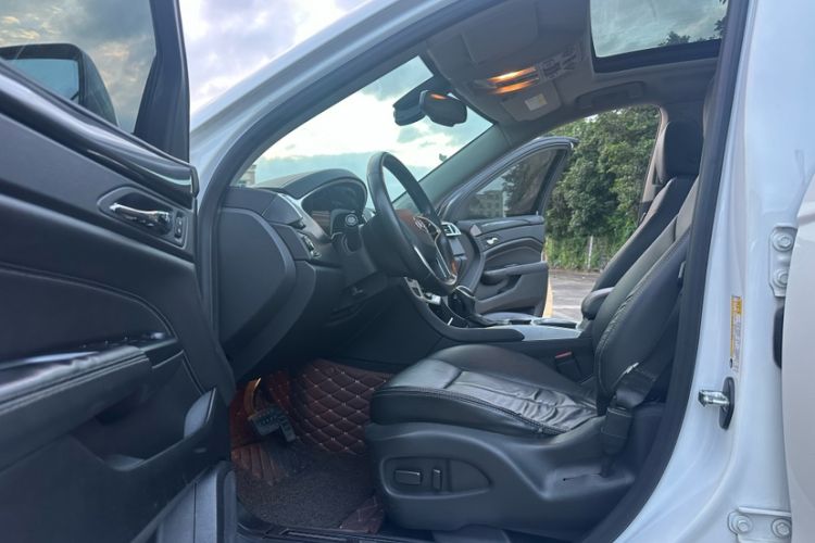 Used Cadillac SRX 2015 3.0L Comfort Version Interior 11