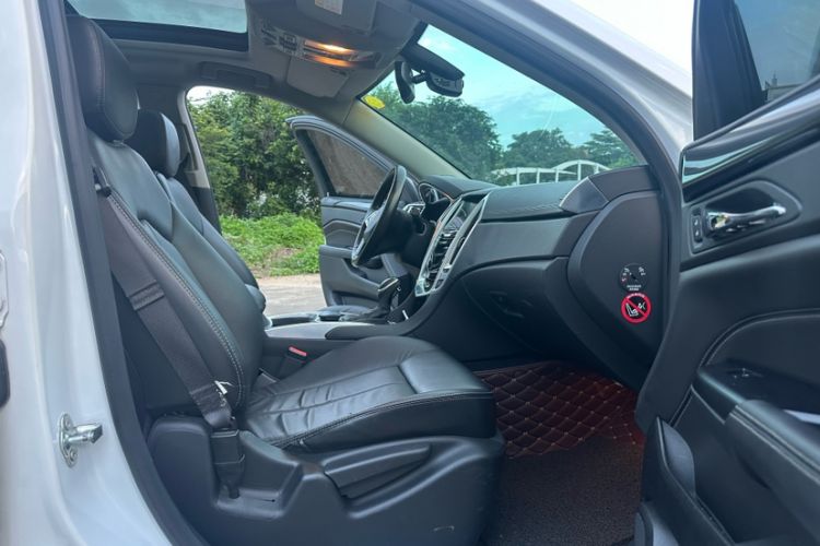 Used Cadillac SRX 2015 3.0L Comfort Version Interior 12