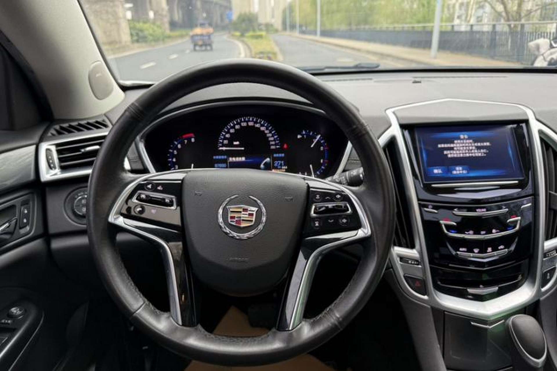 Used Cadillac SRX 2015 3.0L Comfort Version Interior 2