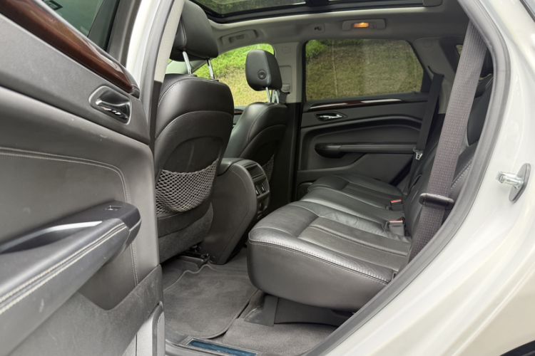 Used Cadillac SRX 2015 3.0L Elite Model Interior 2
