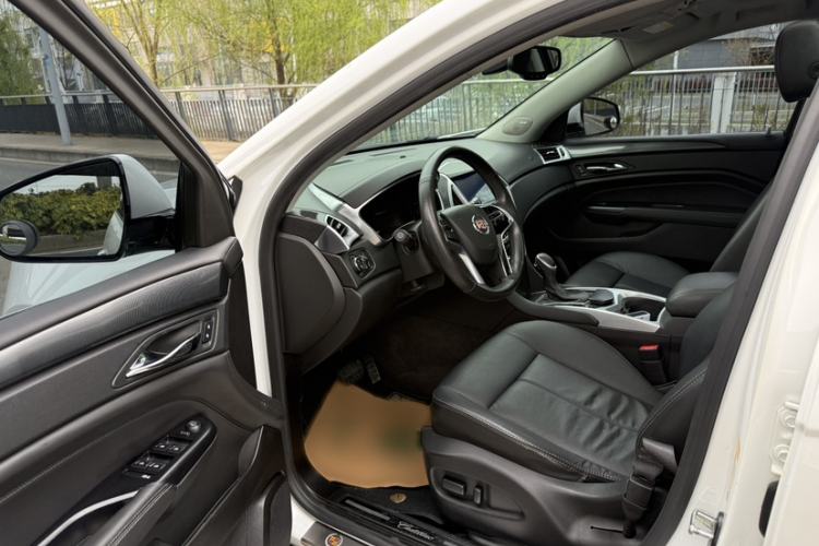 Used Cadillac SRX 2015 3.0L Comfort Version Interior 5