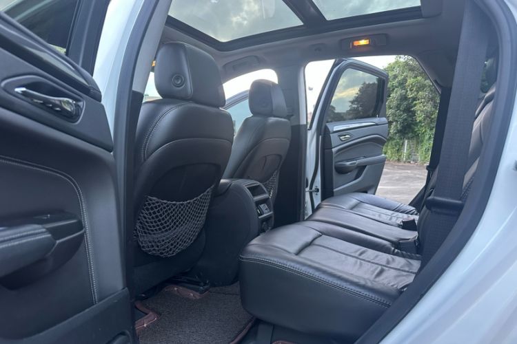Used Cadillac SRX 2015 3.0L Comfort Version Interior 5