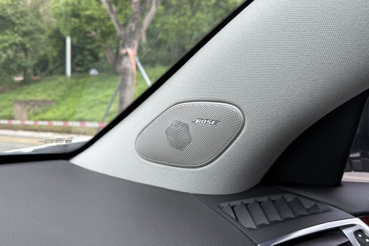Used Cadillac SRX 2015 3.0L Elite Model Interior 5