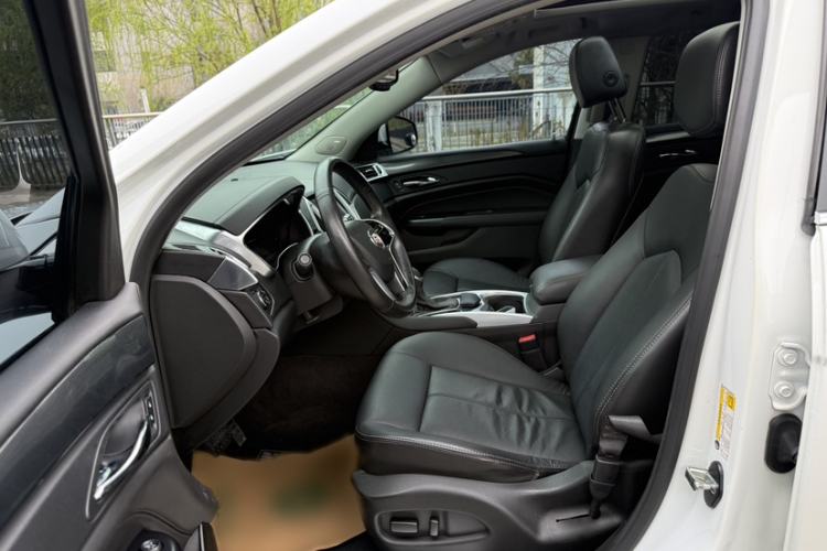 Used Cadillac SRX 2015 3.0L Comfort Version Interior 7