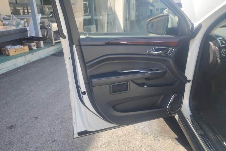 Used Cadillac SRX 2015 3.0L Elite Model Interior 7