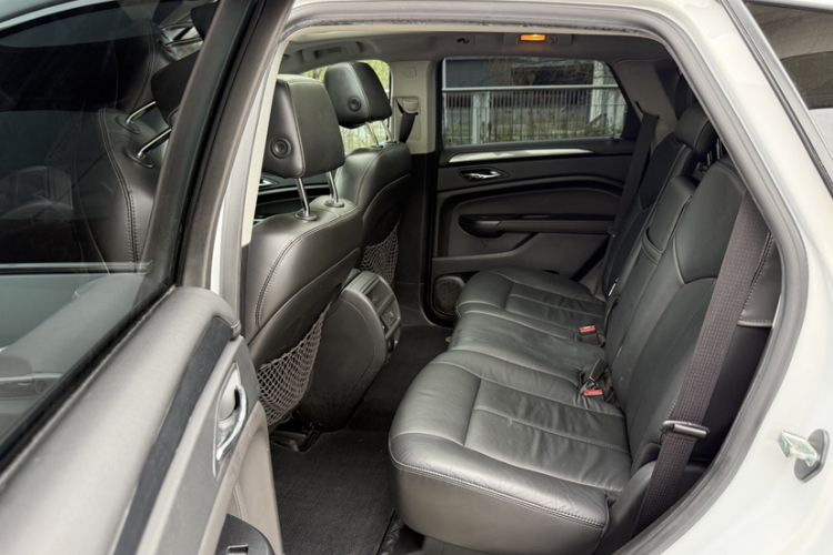 Used Cadillac SRX 2015 3.0L Comfort Version Interior 8