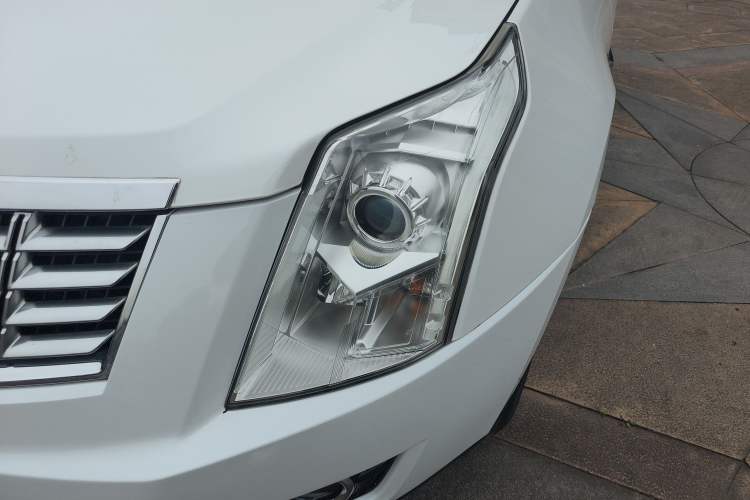 Used Cadillac SRX 2015 3.0L Comfort Version Left Front Headlight