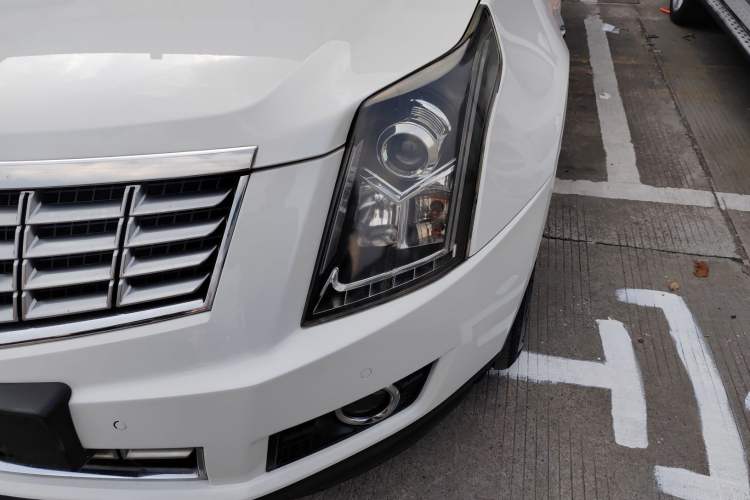 Used Cadillac SRX 2015 3.0L Elite Model Left Front Headlight