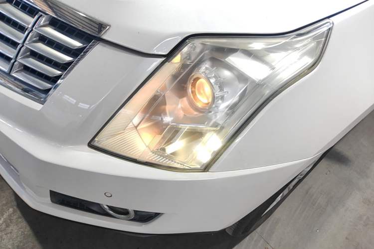 Used Cadillac SRX 2015 3.0L Elite Model Left Front Headlight