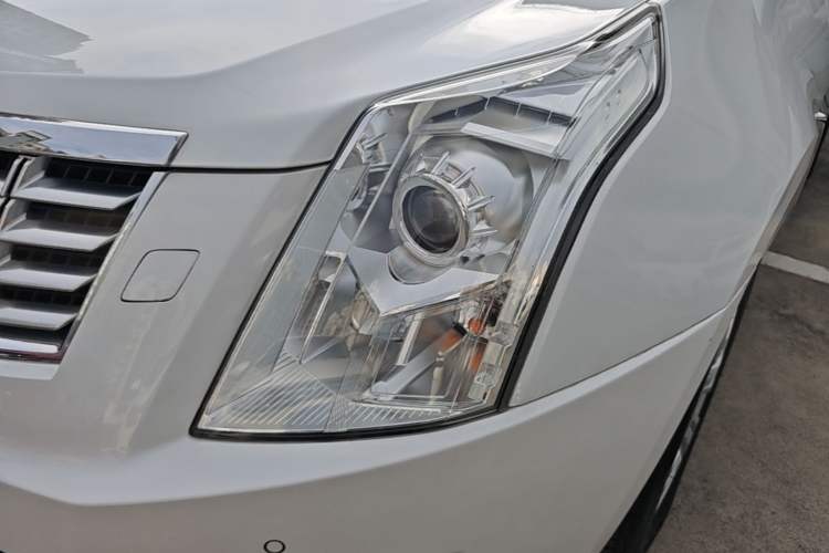 Used Cadillac SRX 2015 3.0L Elite Model Left Front Headlight