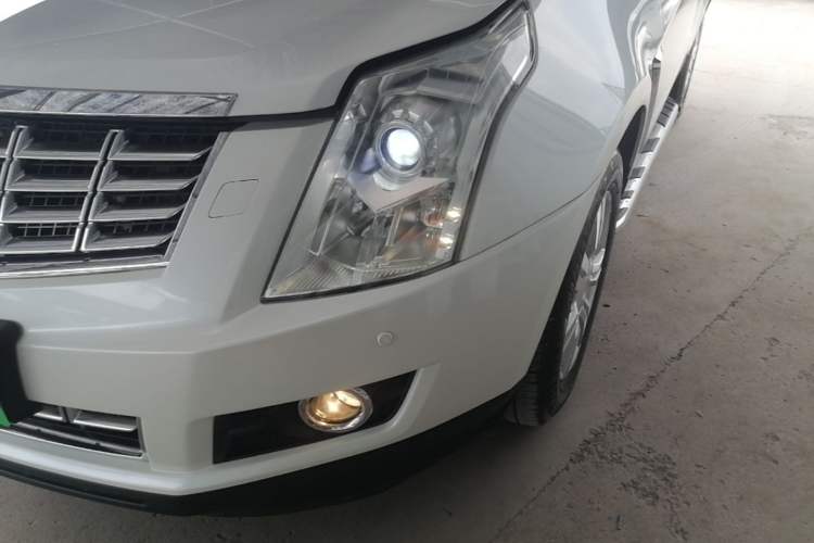 Used Cadillac SRX 2015 3.0L Comfort Version Left Front Headlight