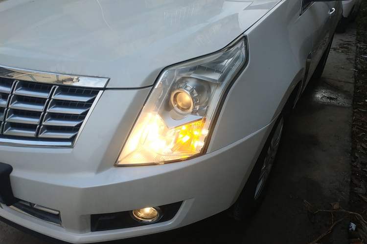 Used Cadillac SRX 2015 3.0L Comfort Version Left Front Headlight
