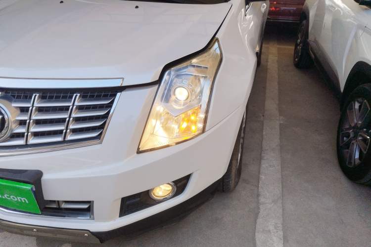 Used Cadillac SRX 2015 3.0L Comfort Version Left Front Headlight