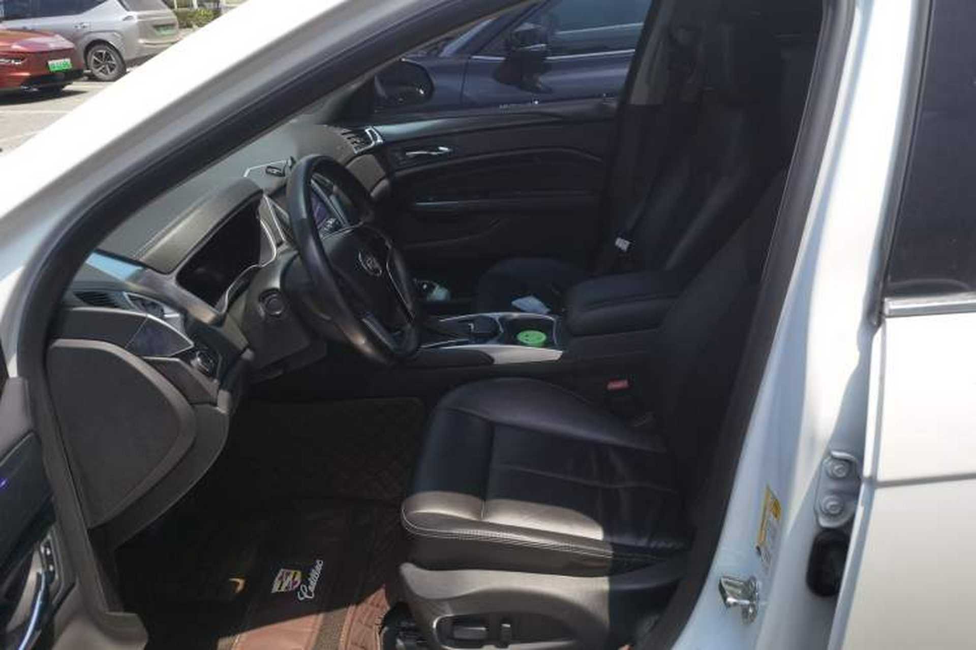 Used Cadillac SRX 2015 3.0L Comfort Version Left Front Seat