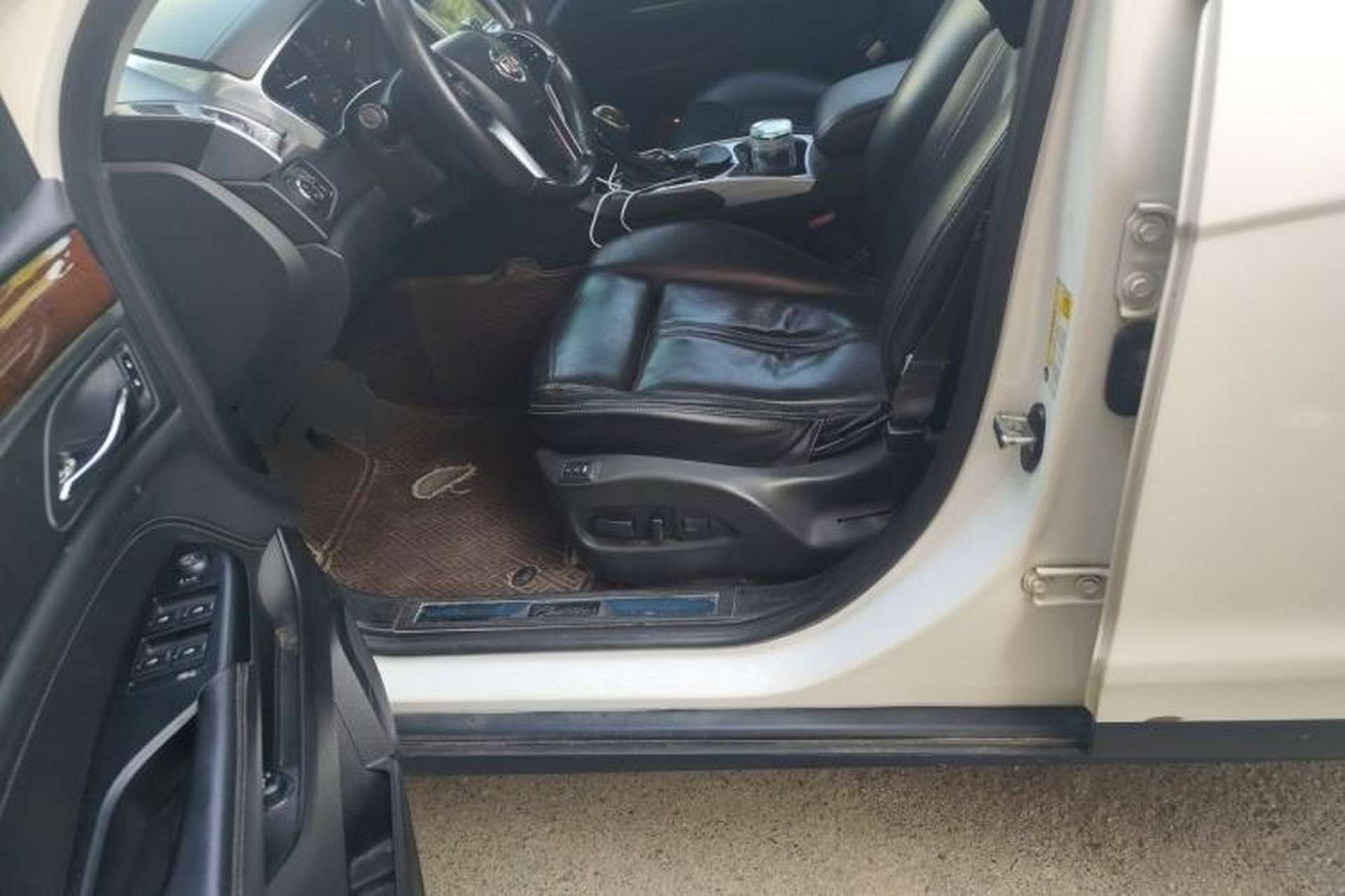 Used Cadillac SRX 2015 3.0L Elite Model Left Front Seat