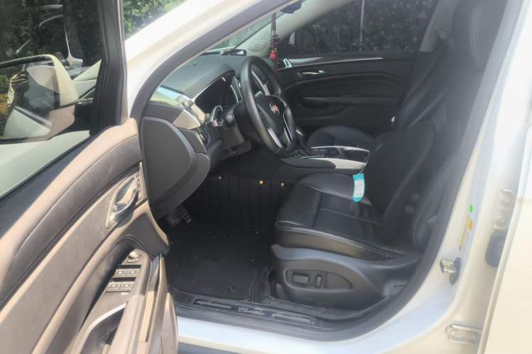 Used Cadillac SRX 2015 3.0L Comfort Version Left Front Seat