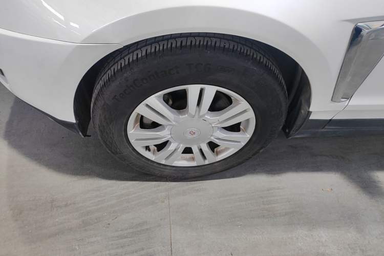 Used Cadillac SRX 2015 3.0L Elite Model Left Front Wheel Hub